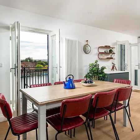 Apartment New-stunning 4bed 3bath Flat-harbourside Views-by Fabaccommodation